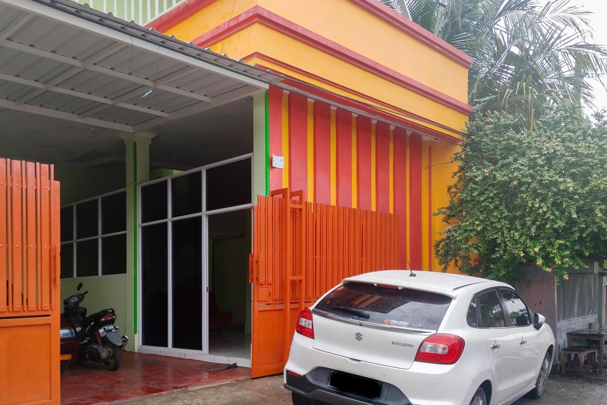 Reddoorz Syariah At Shakira Alesha Enggal Otel Bandar Lampung Dış mekan fotoğraf