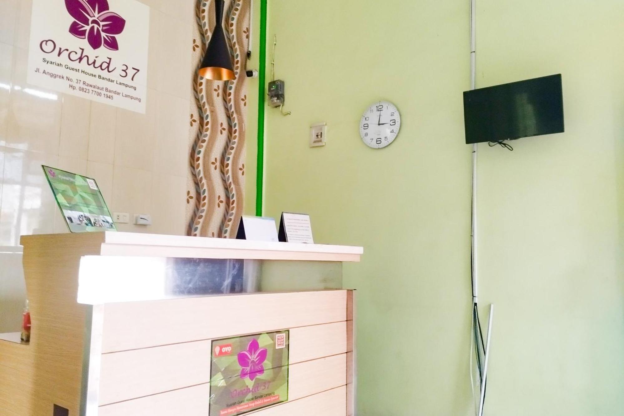 Reddoorz Syariah At Shakira Alesha Enggal Otel Bandar Lampung Dış mekan fotoğraf