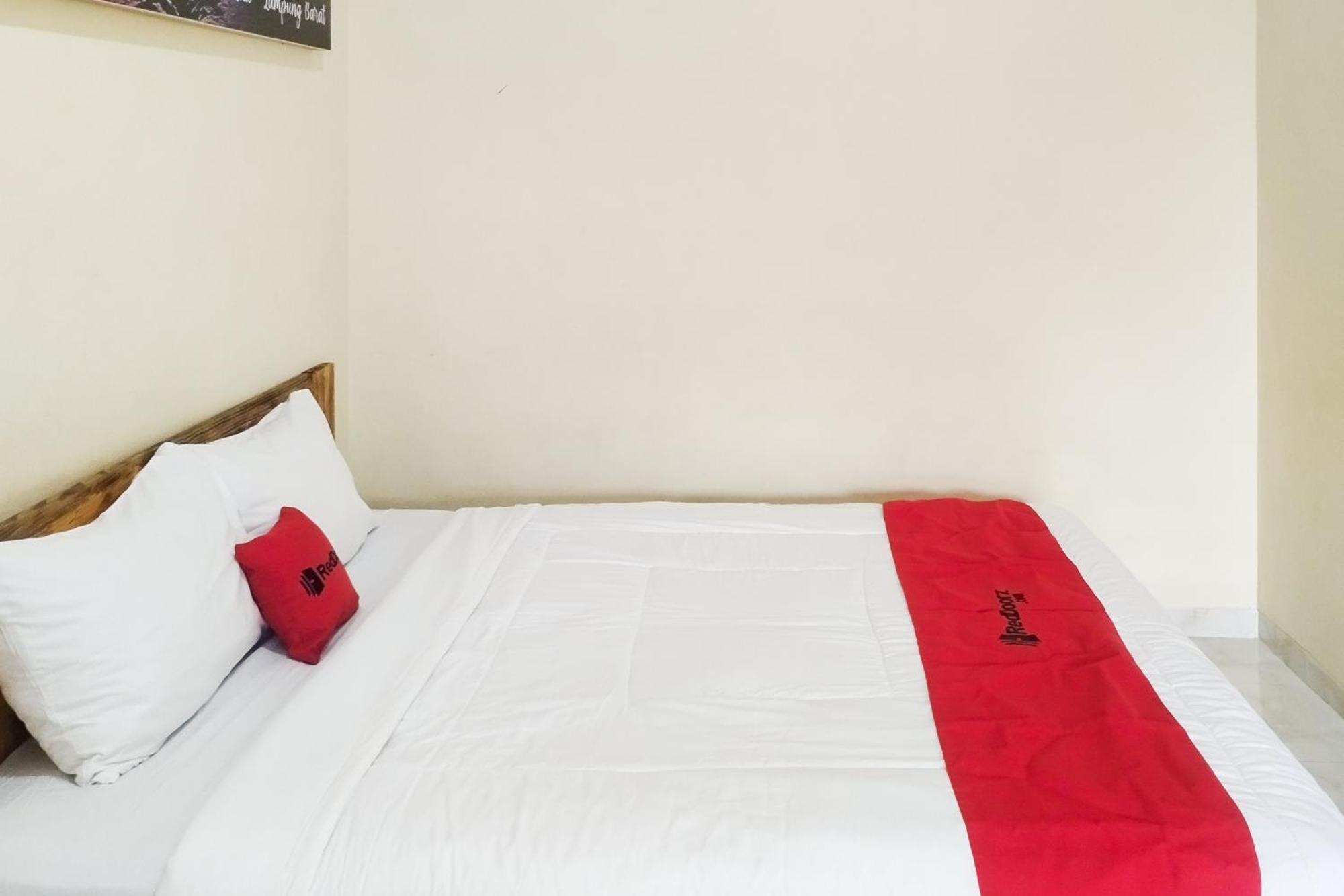 Reddoorz Syariah At Shakira Alesha Enggal Otel Bandar Lampung Dış mekan fotoğraf