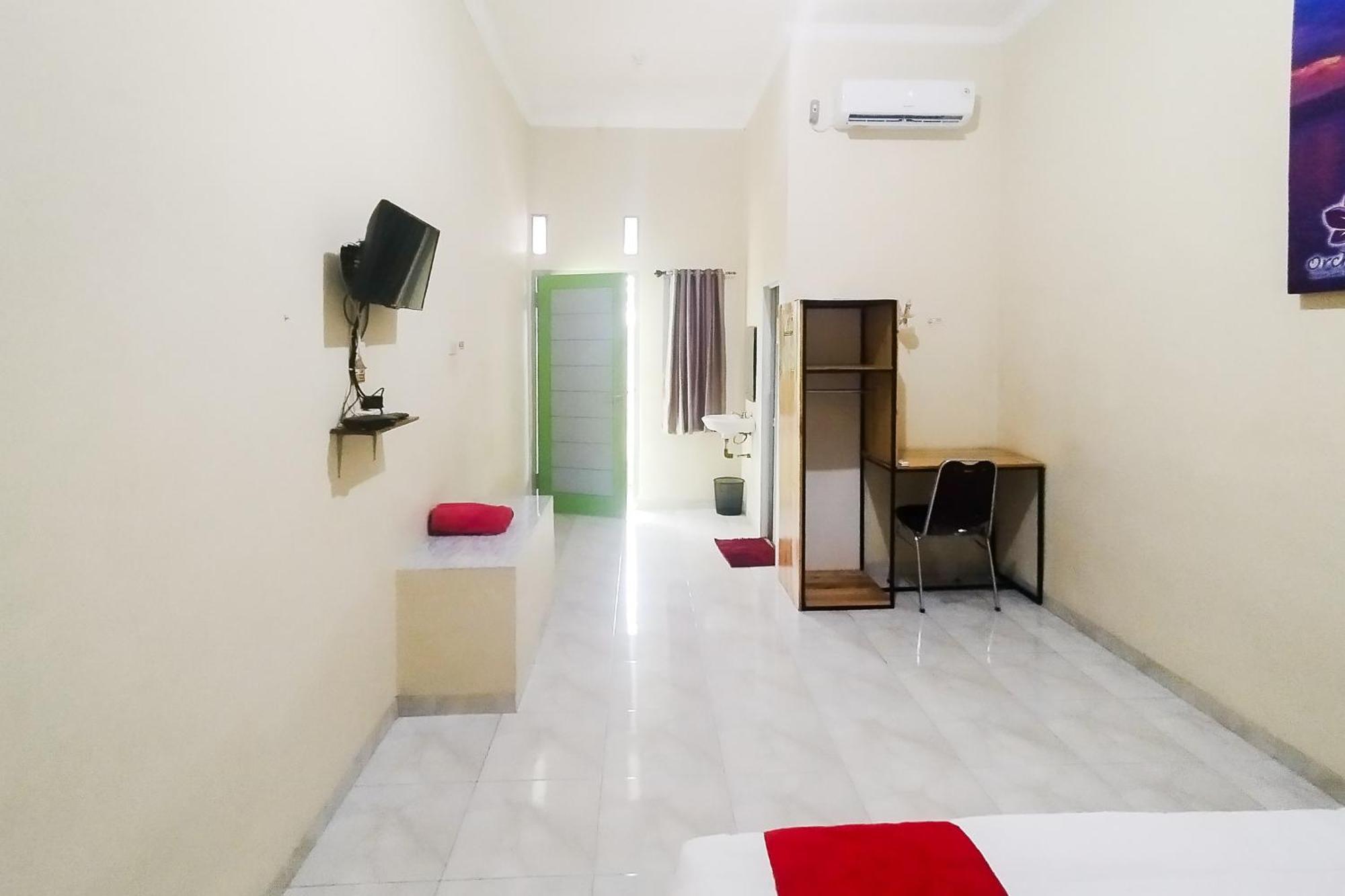 Reddoorz Syariah At Shakira Alesha Enggal Otel Bandar Lampung Dış mekan fotoğraf