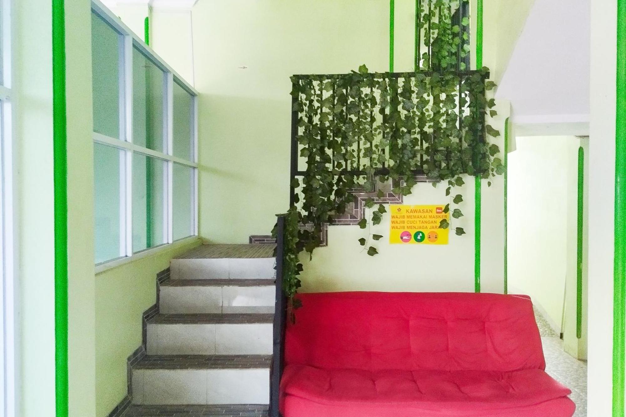 Reddoorz Syariah At Shakira Alesha Enggal Otel Bandar Lampung Dış mekan fotoğraf