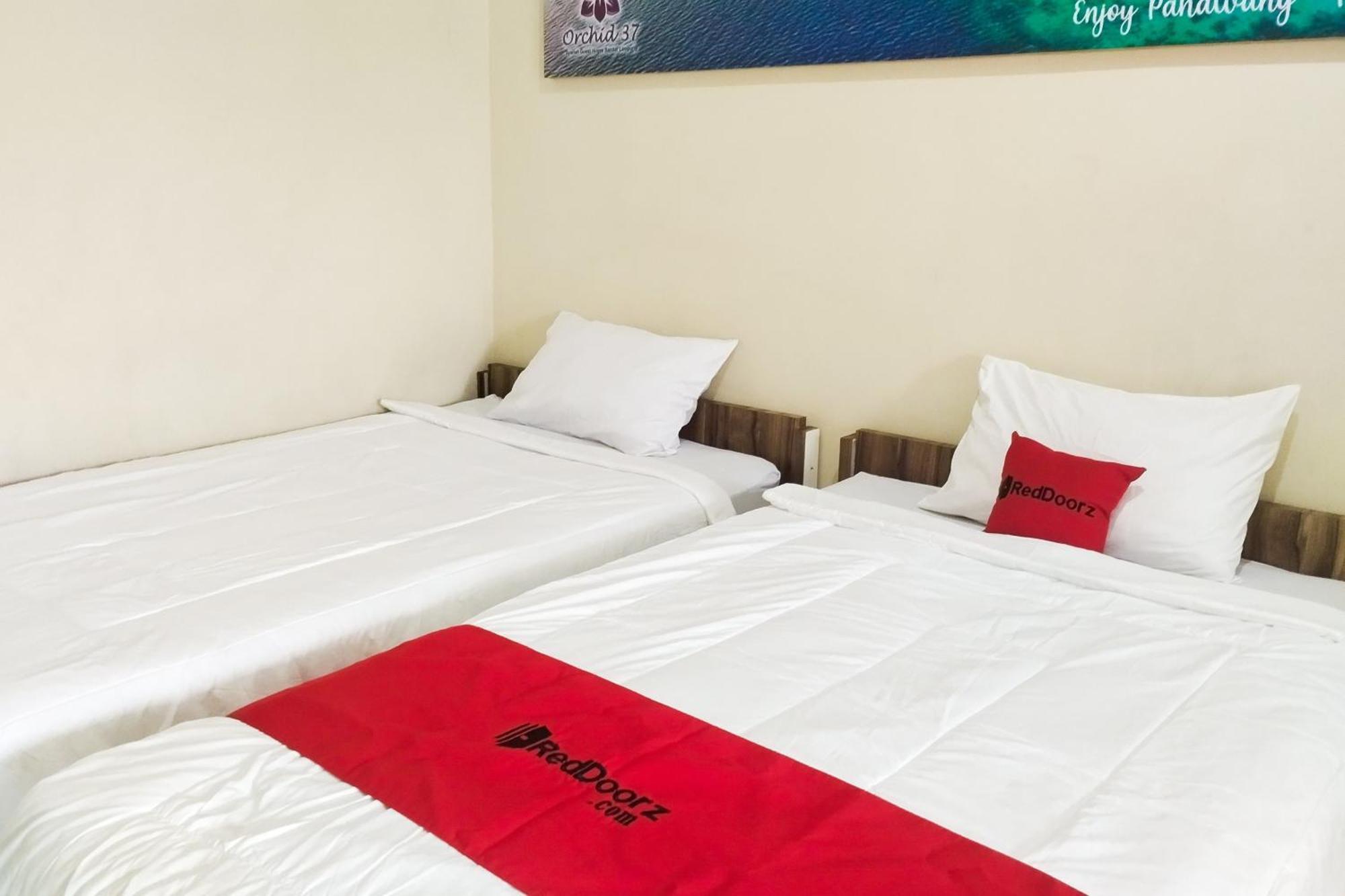 Reddoorz Syariah At Shakira Alesha Enggal Otel Bandar Lampung Dış mekan fotoğraf