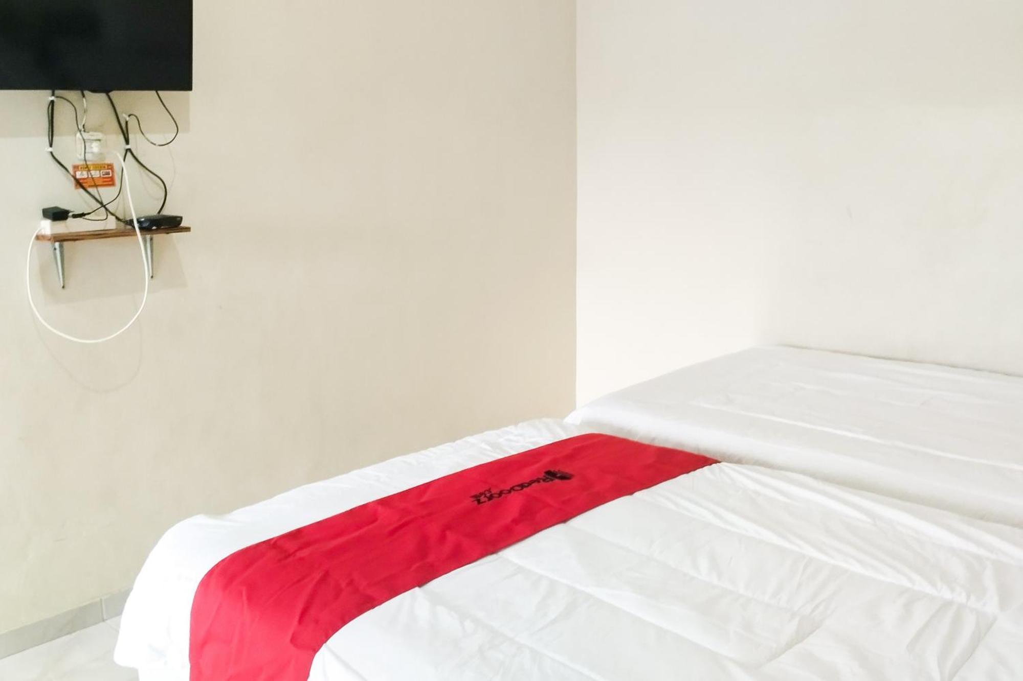 Reddoorz Syariah At Shakira Alesha Enggal Otel Bandar Lampung Dış mekan fotoğraf