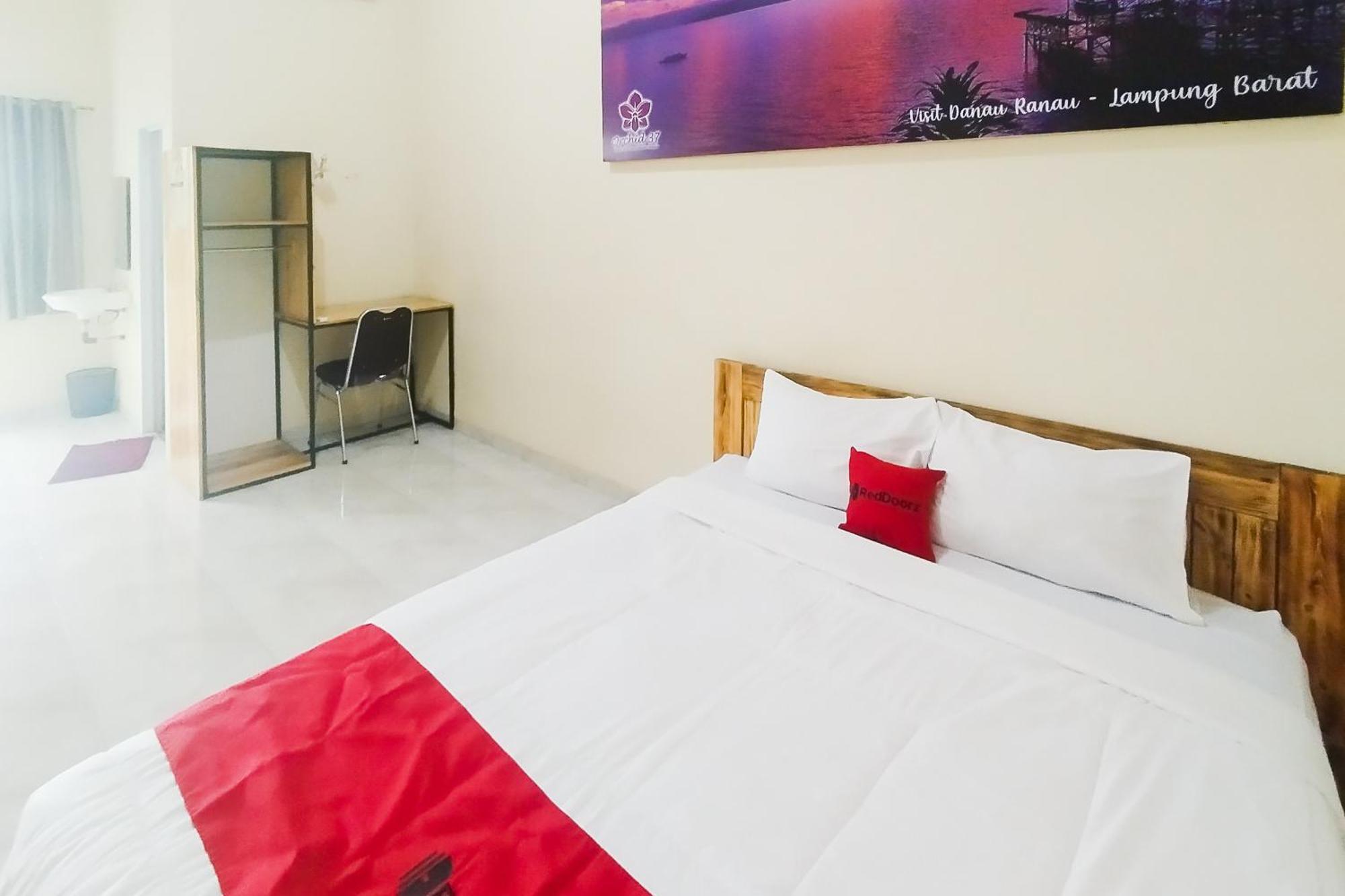 Reddoorz Syariah At Shakira Alesha Enggal Otel Bandar Lampung Dış mekan fotoğraf