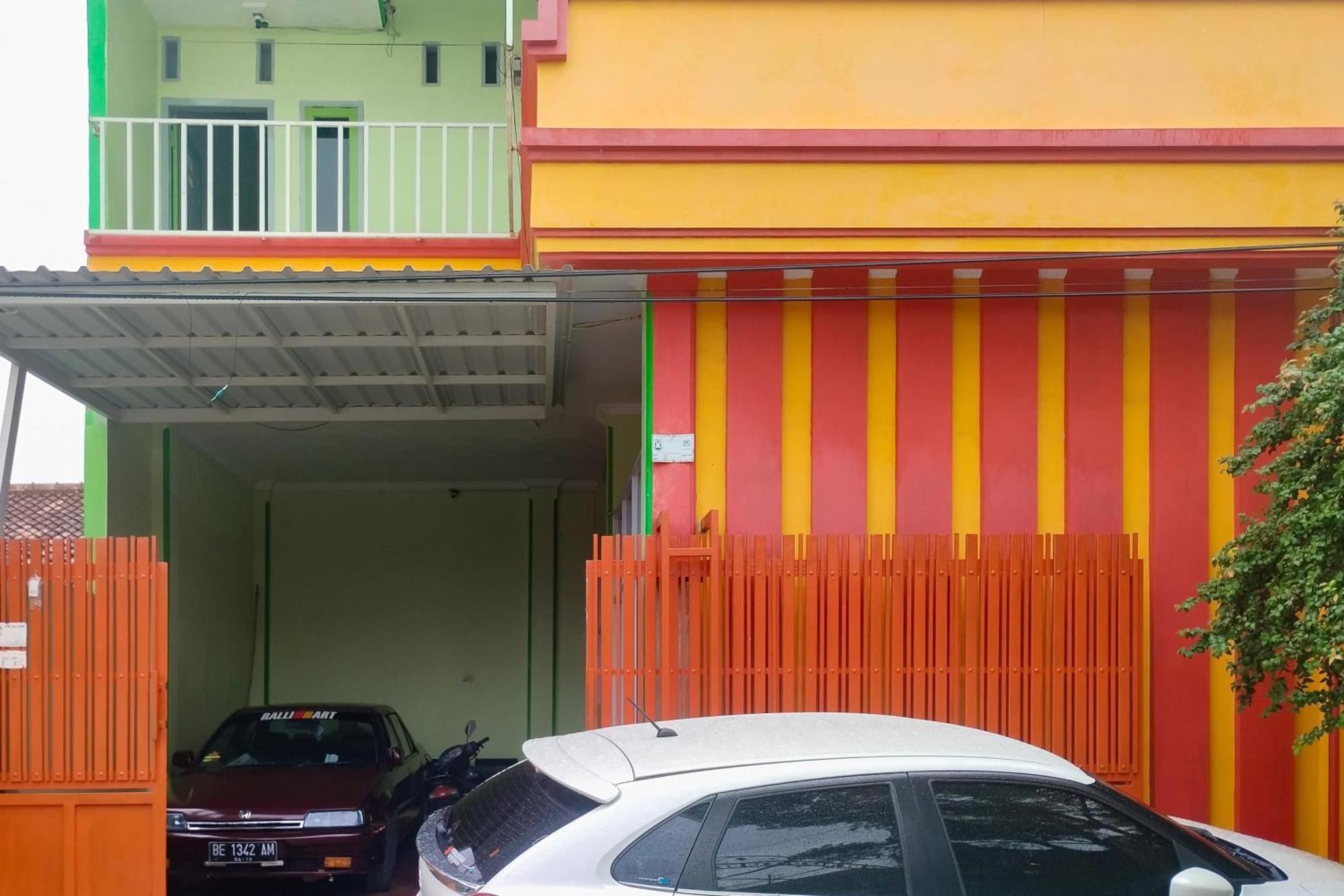Reddoorz Syariah At Shakira Alesha Enggal Otel Bandar Lampung Dış mekan fotoğraf