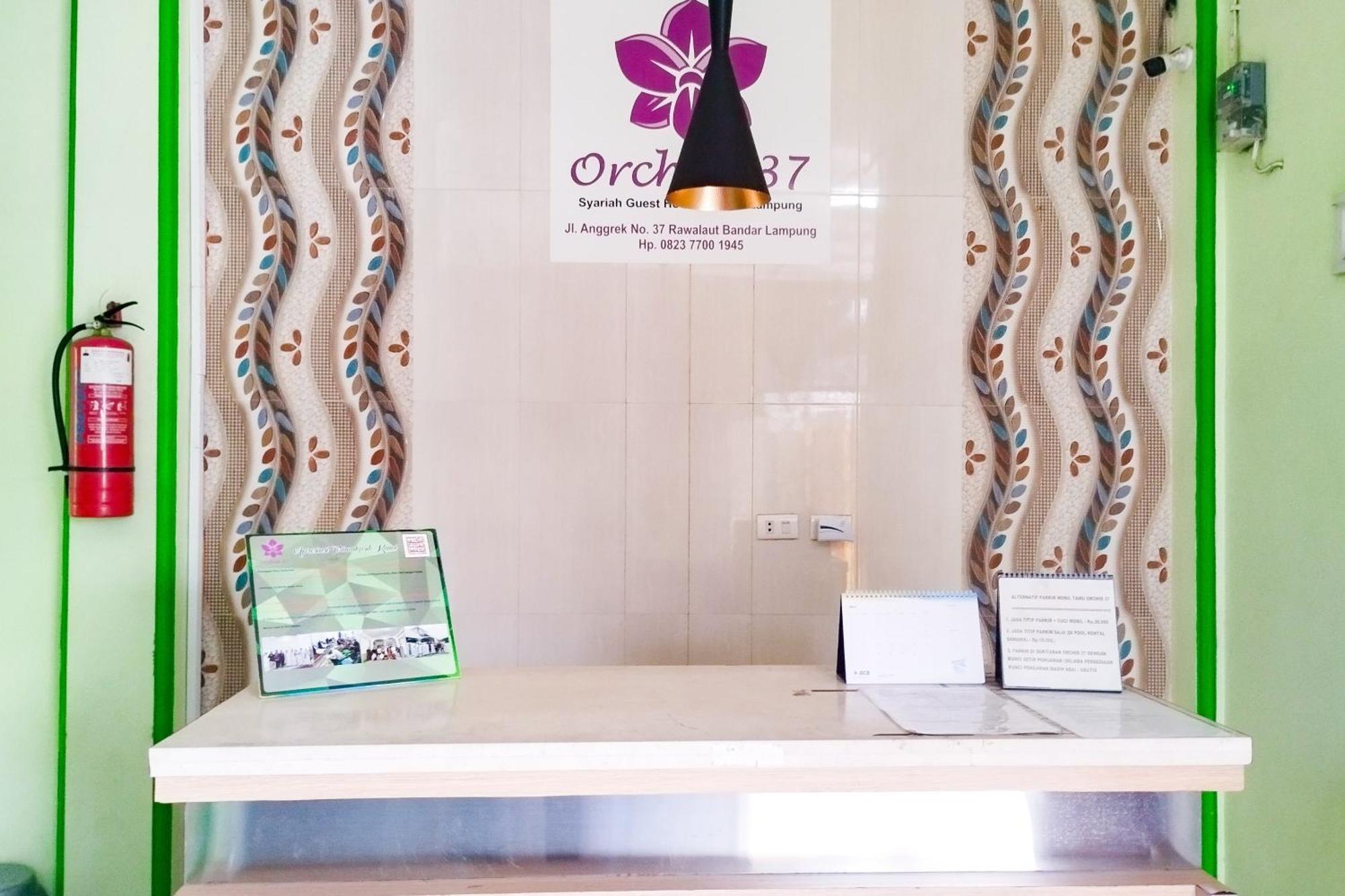 Reddoorz Syariah At Shakira Alesha Enggal Otel Bandar Lampung Dış mekan fotoğraf